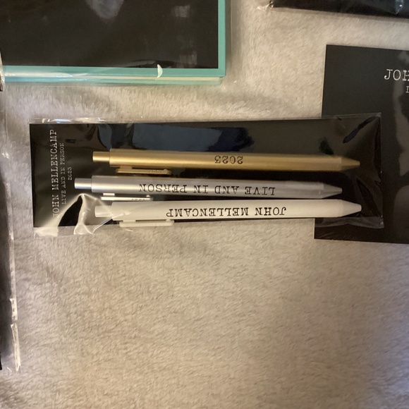 BRAND NEW SEALED JOHN MELLENCAMP LIVE AND IN PERSON 2023 GIFT SET - Picture 3 of 7